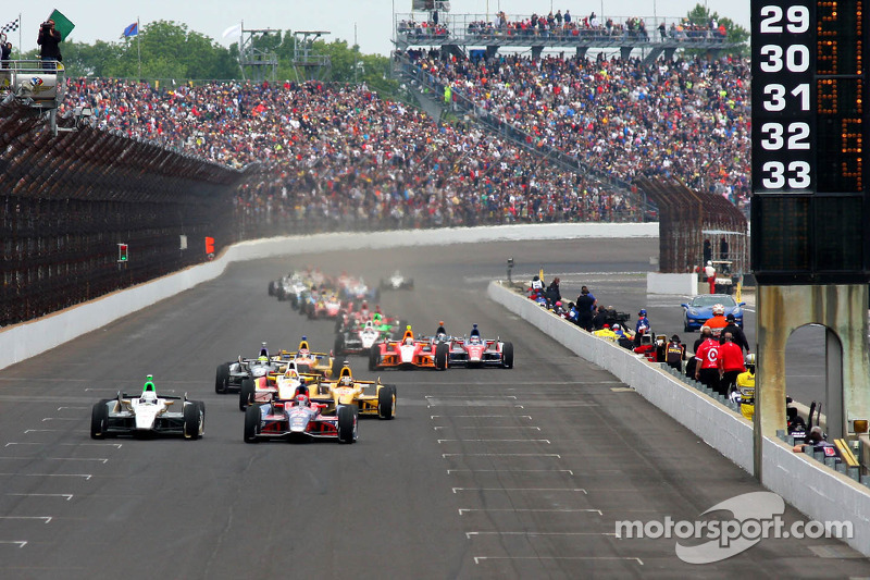 Restart: Marco Andretti and Ed Carpenter lead