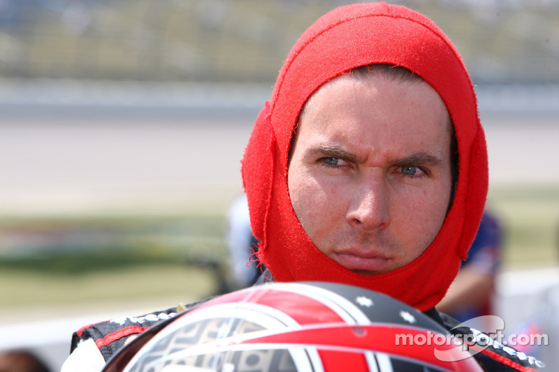 Penske's Power assumes Iowa pole after Castroneves bumped
