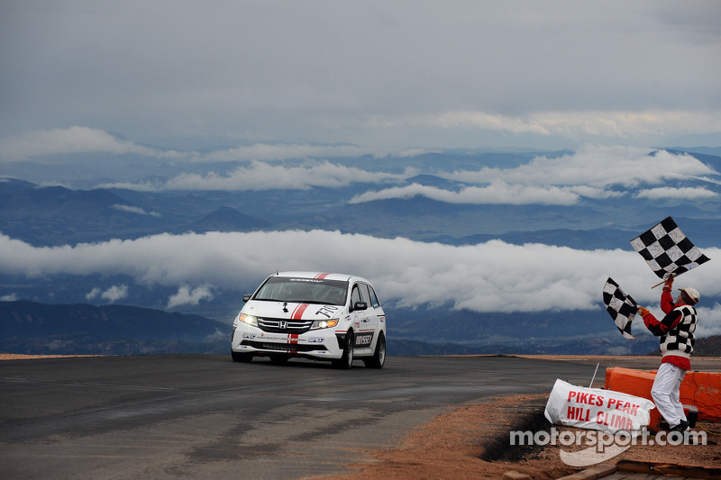 Tigert wins class, Pagenaud stars at Pikes Peak