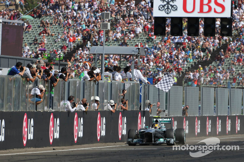 Mercedes' Hamilton achieved his 22nd career victory at Hungaroring