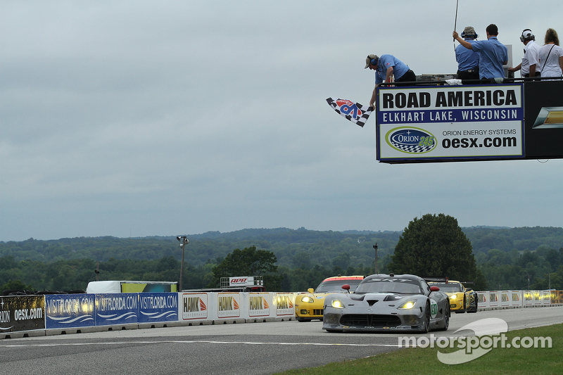 SRT Viper GTS-R wins GT class at Road America
