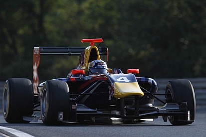 Sainz achieves maiden pole in Spa-Francorchamps