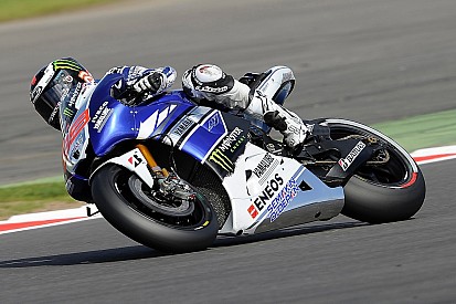 Lorenzo duels in dramatic Silverstone qualifying