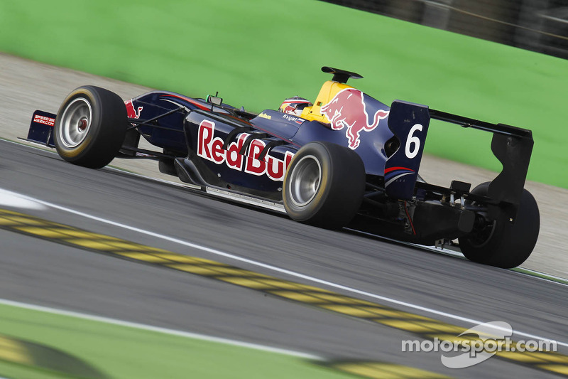 Kvyat flies to maiden pole in Monza
