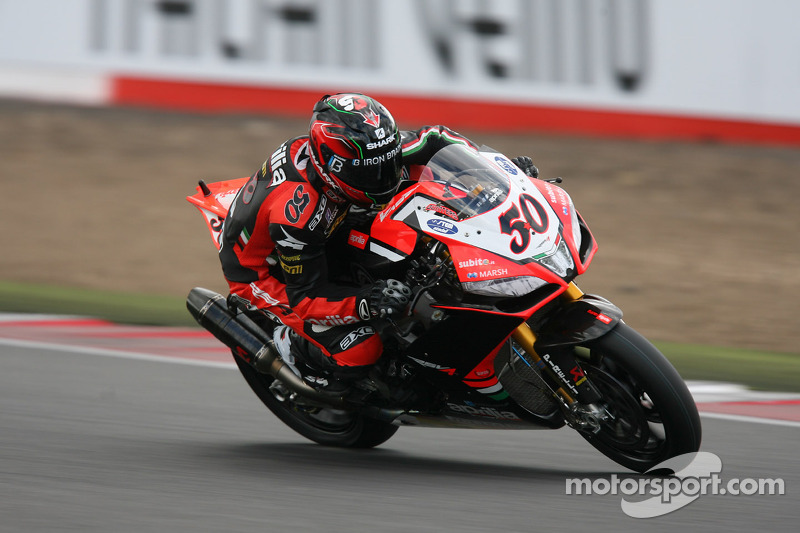 Guintoli is fastest in Friday qualifying at Istanbul