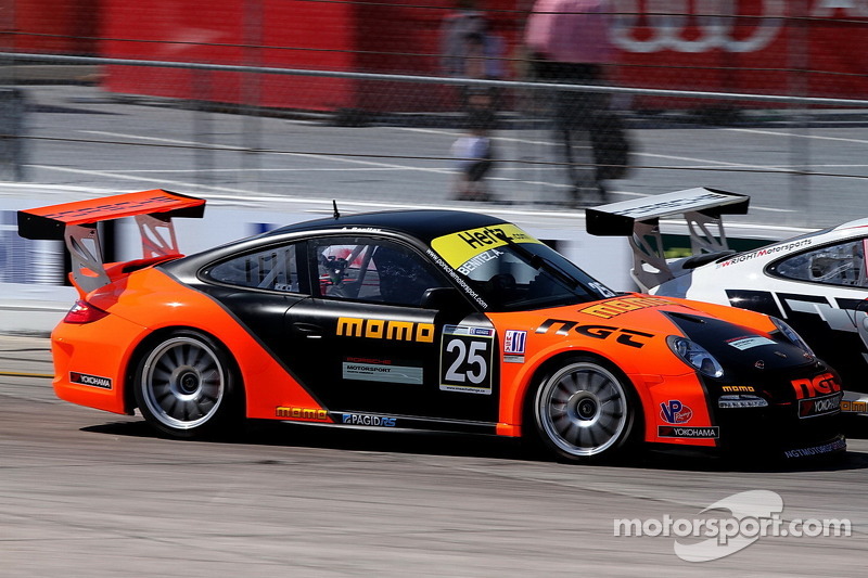 Porsche 911s battle the elements in COTA debut