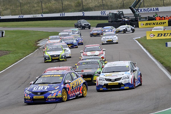 Teams and drivers blasts into Silverstone for penultimate event of 2013 season
