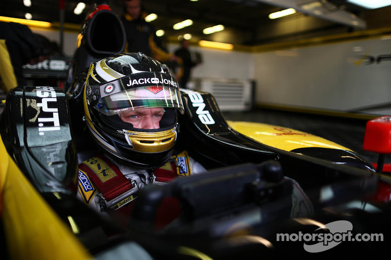 Magnussen excluded from the race one results at Paul Ricard