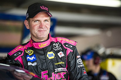 Clint Bowyer walking the tightrope in Charlotte