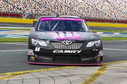 Kyle Busch gets back to the front late for win at Charlotte