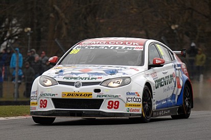 Plato on pole for Brands Hatch finale