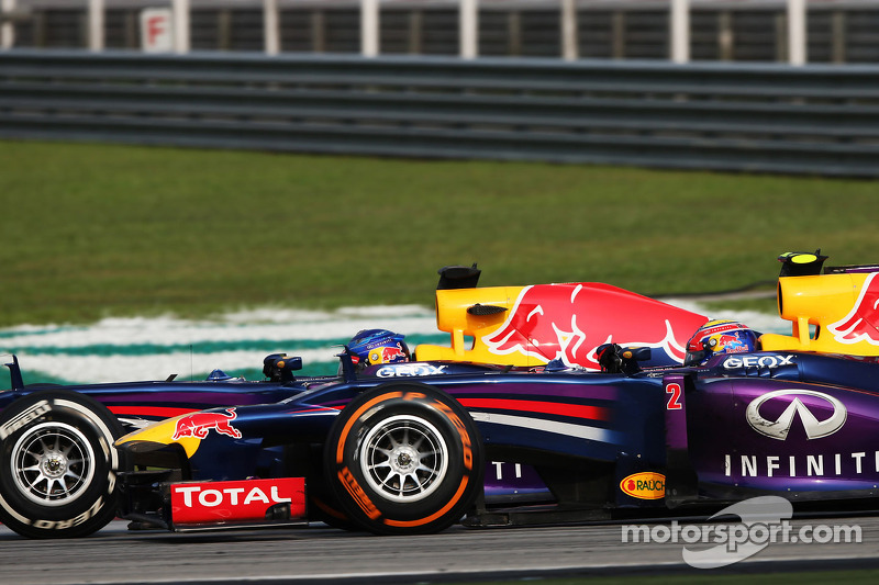 Vettel 'destroyed Mark Webber' - Villeneuve