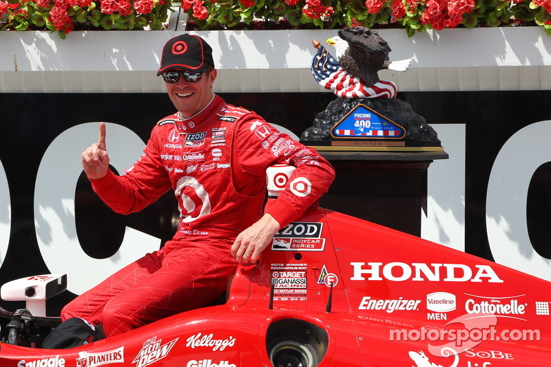 Race winner Scott Dixon, Target Chip Ganassi Racing Honda