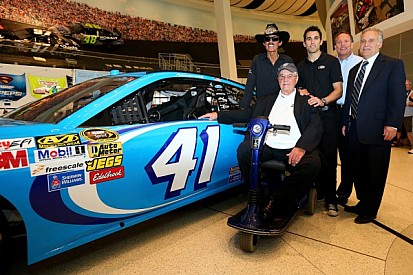 Almirola to drive the No. 41 Ford this weekend in honor of Maurice Petty