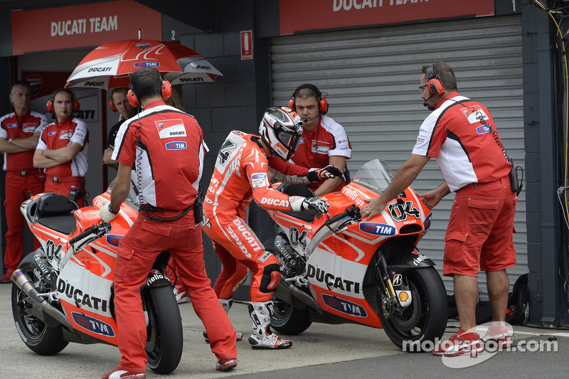 Ducati Team arrives in Japan for penultimate MotoGP round