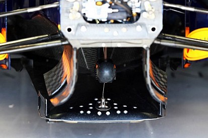 FIA checks Red Bull for bending floor