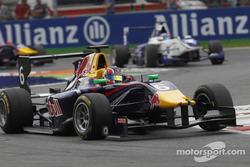 Kvyat sets the pace in Free Practice at Abu Dhabi