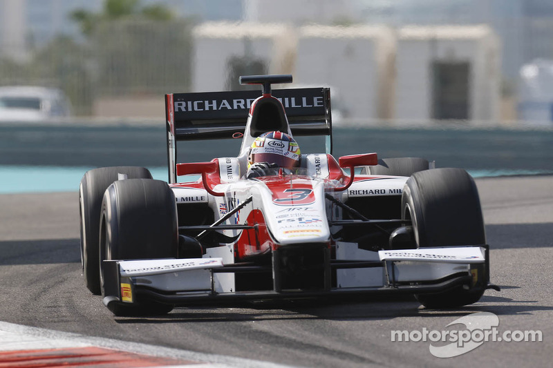 Calado scorches to sprint victory at Yas Marina