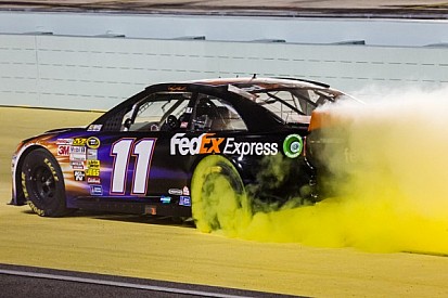 Hamlin romps in finale at Homestead-Miami