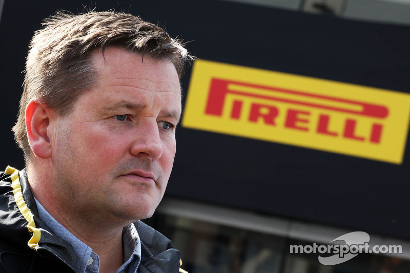Pirelli considers buying new Formula One test car