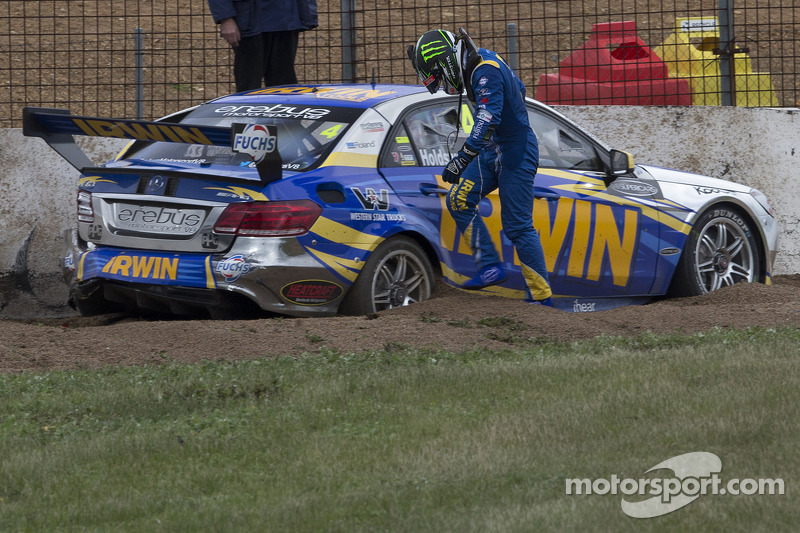 Scary moment for IRWIN Racing at Phillip Island