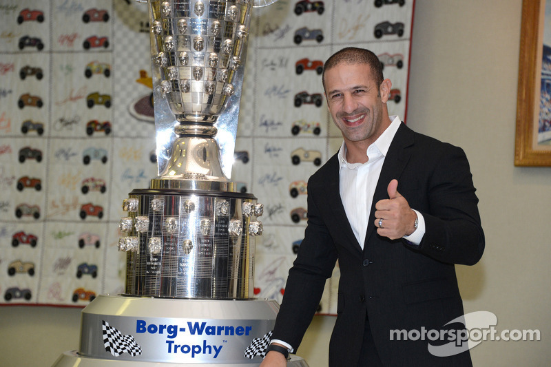 Indy 500 winner Kanaan cherishes likeness on Borg-Warner trophy