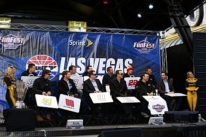 Day two: heaters, cases, prizes and laughs make for memorable Fanfest in Vegas