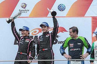 OAK Racing rounds off its incredible season victory and championships