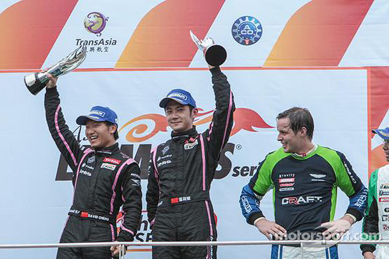 OAK Racing rounds off its incredible season victory and championships