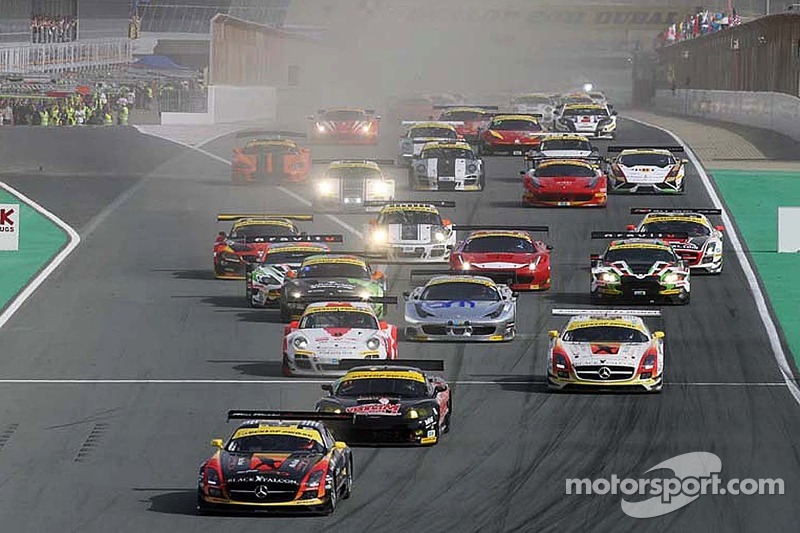 Start: #1 Team Abu Dhabi by Black Falcon Mercedes SLS AMG GT3: Khaled Al Qubaisi, Jeroen Bleekemolen, Bernd Schneider, Andreas Simonsen leads