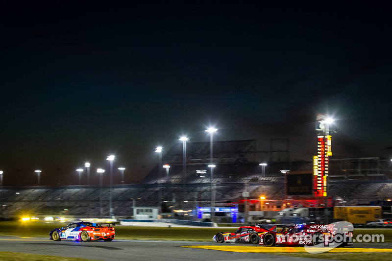 The DeltaWing coupe logs 288 laps and 1,035 miles in 16 hours of Rolex 24
