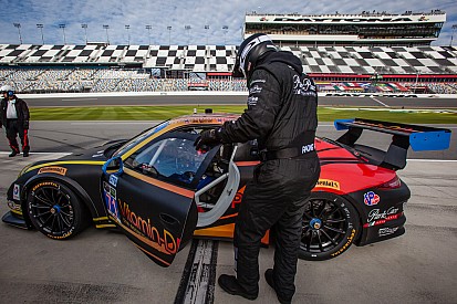 Broken radiators make Daytona 24 a difficult race for Norbert Siedler