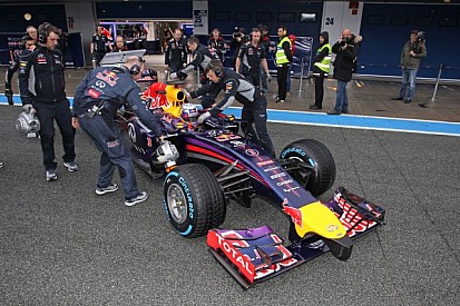 Mateschitz blames Renault, not team, for Red Bull crisis