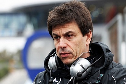 'Too early' to declare 2014 favourite - Wolff