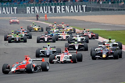 The World Series by Renault heads into action for 2014