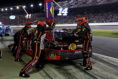 Faulty fuel pressure foils Stewart in Daytona 500
