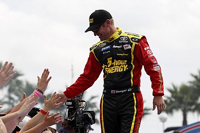 Clint Bowyer and Michael Waltrip Racing ready to shine in Phoenix
