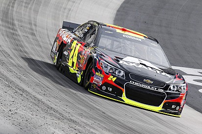 Jeff Gordon leads team Chevy in qualifying at Bristol Motor Speedway