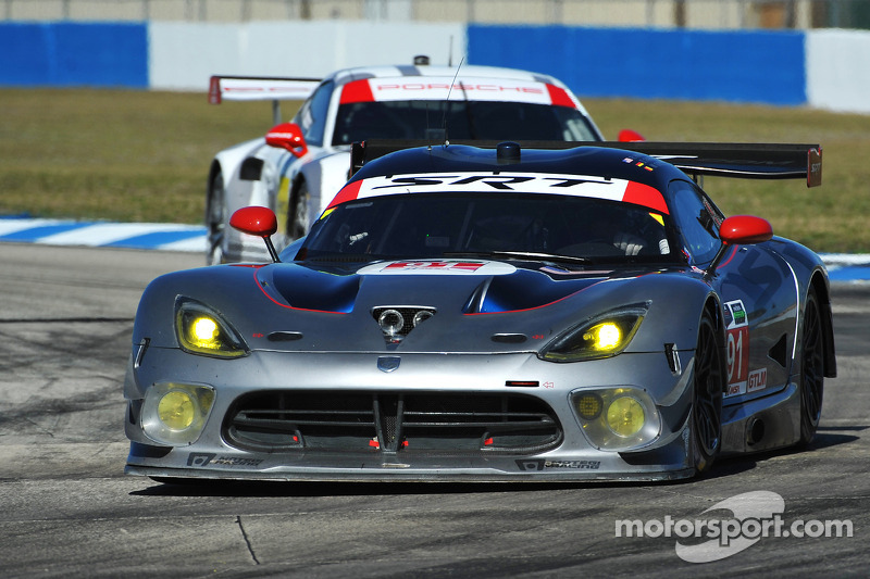 SRT Viper team leads first GTLM segment of Tequila Patrón North American Endurance Cup at Sebring
