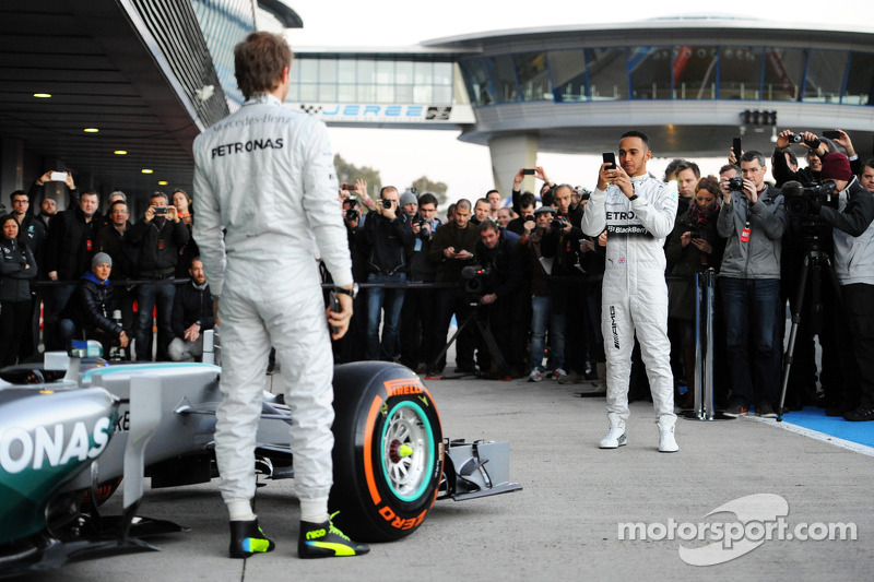 Hamilton still on track to beat teammate - Lauda