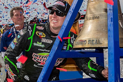 Kyle Busch holds off Kyle Larson for the win
