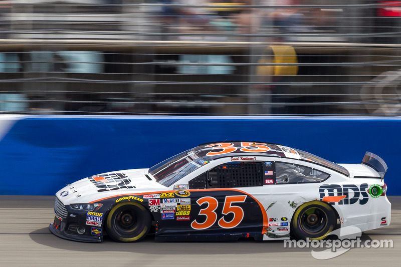 Reutimann focuses on one foe at Darlington