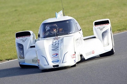 Nissan Gt Academy graduates have a new set of buttons to push on the Zeod RC - video
