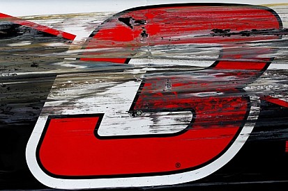 Dillon and Larson earn their stripes early at Darlington