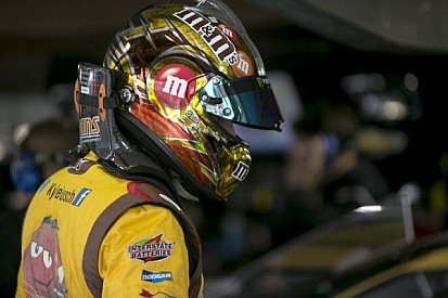 Kyle Busch overcomes midrace issues to score top-10 finish