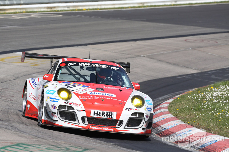 First victory in the season for Frikadelli-Racing