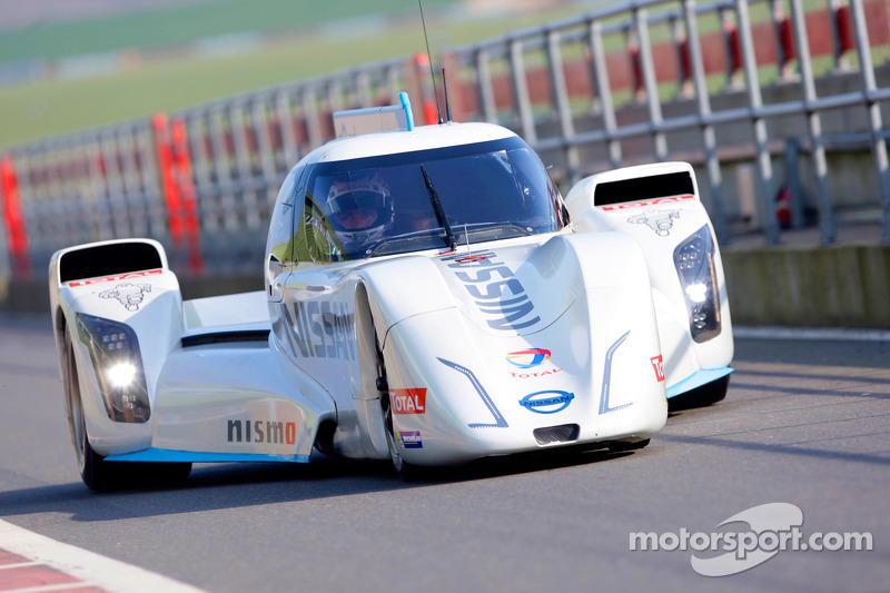 Satoshi Motoyama to drive Nissan ZEOD RC