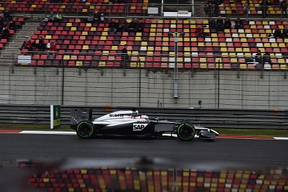 Both McLarens stuck in Q2 at China