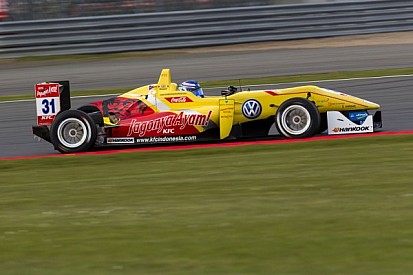 Tom Blomqvist wins home race at Silverstone