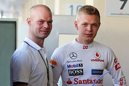 Father Jan at races distracting - Magnussen